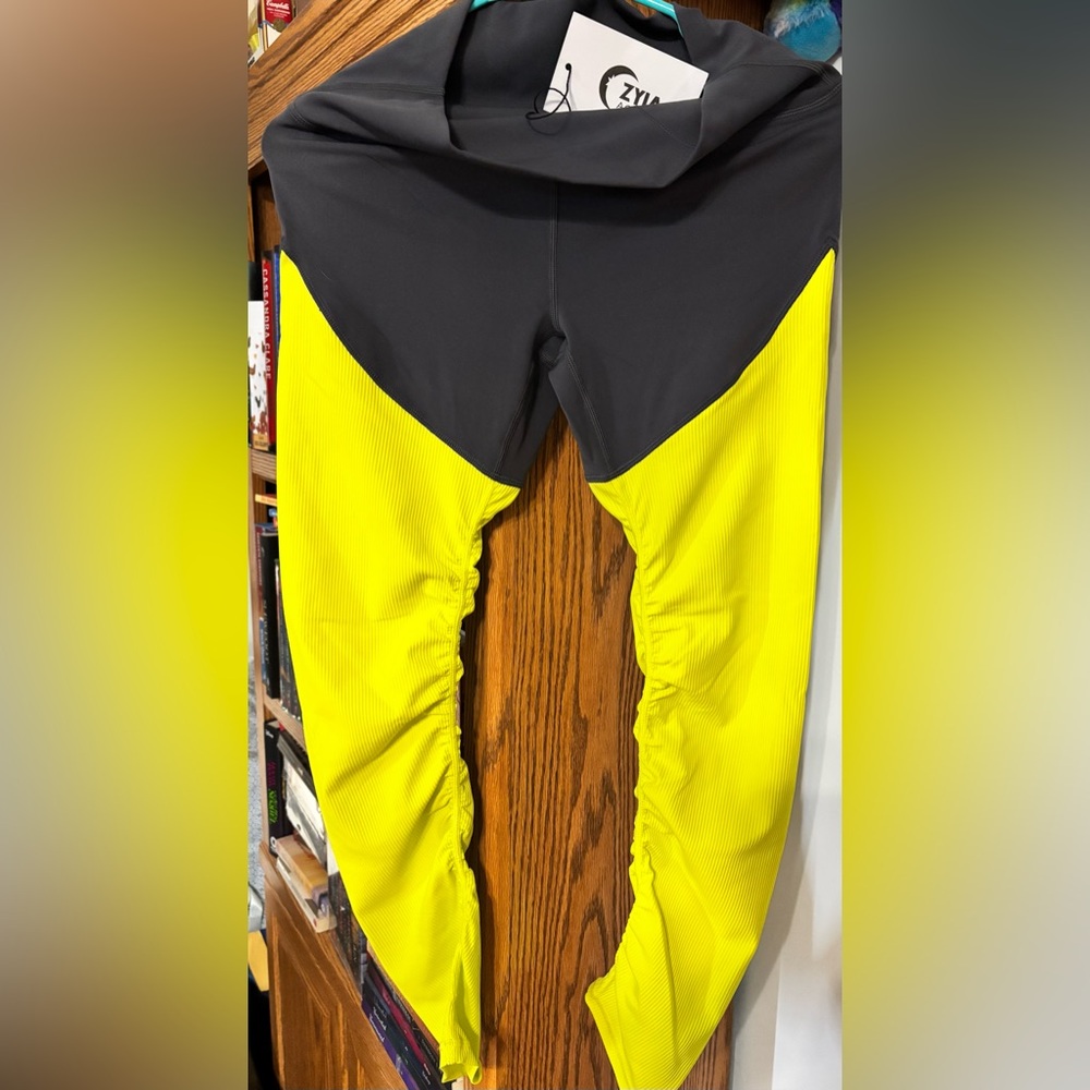 NWT Neon yellow Zyia hi-rise workout pants size 6-8